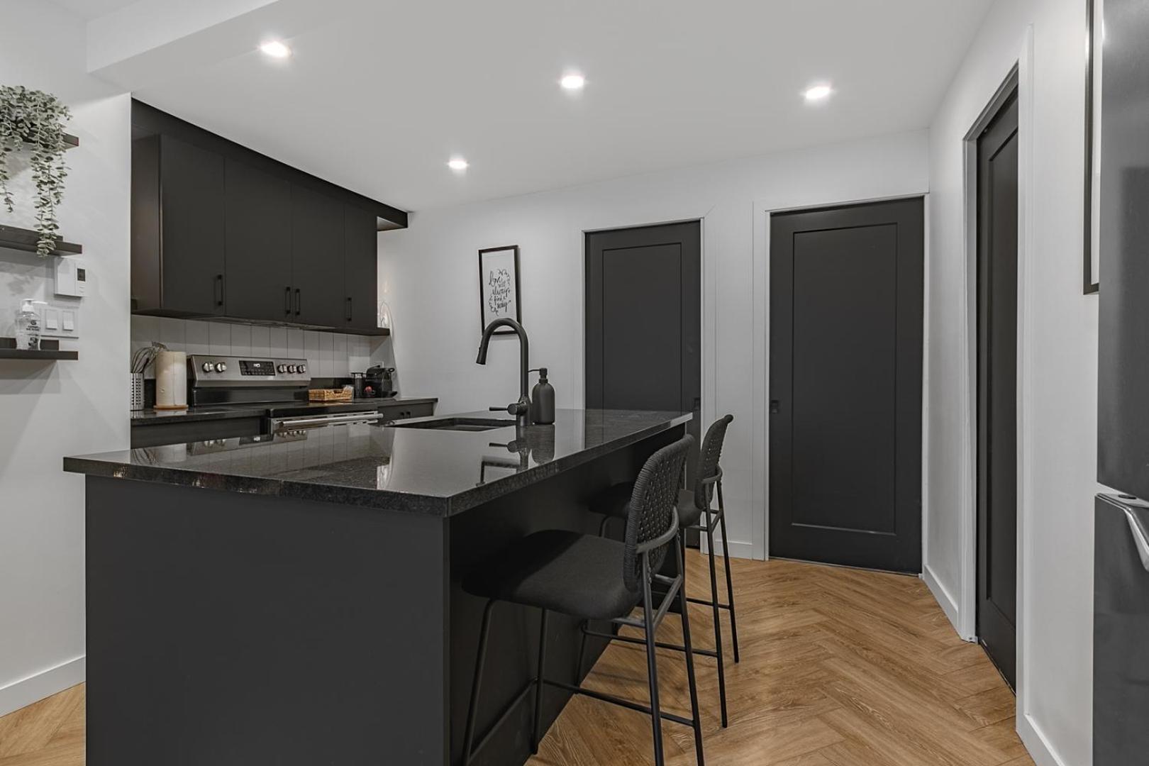 Les Appartements Du 300 Québec Exterior foto